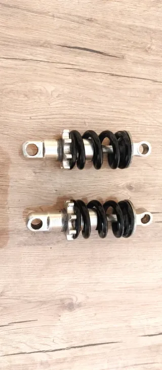 Accesorios para patinete eléctrico o bicicleta.