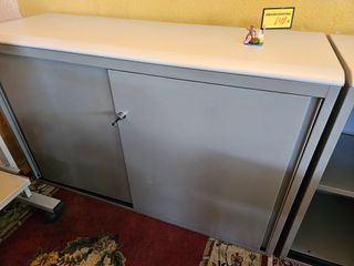 Armários de arquivo com portas de correr