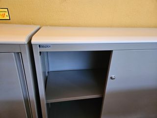 Armários de arquivo com portas de correr