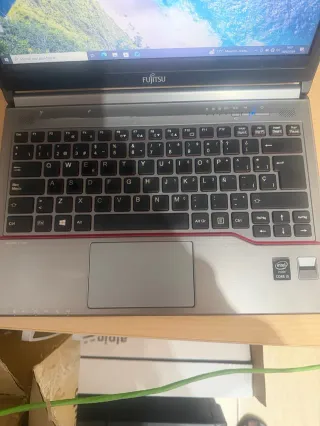 Portátil Lenovo - Fujitsu