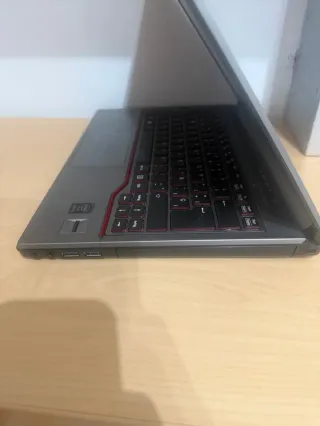 Portátil Lenovo - Fujitsu