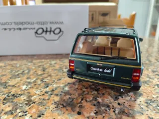 Jeep Cherokee 1:18 Otto Mobile