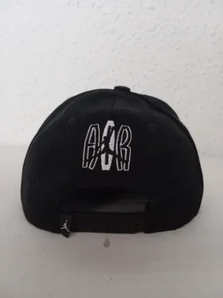 Gorra Jordan Remix Negra y Roja