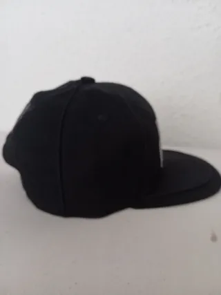 Gorra Jordan Remix Negra y Roja