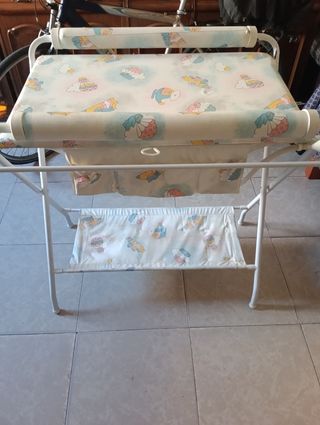 Cambiador y bañera para bebé