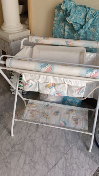 Cambiador y bañera para bebé