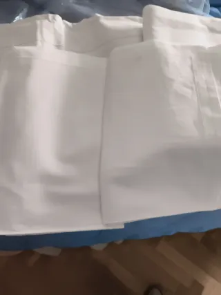Juego de sábanas bordadas blancas
