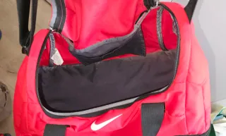 Bolsa Deporte Nike Roja y Negra