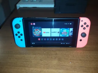 Nintendo Switch completa con scatola e scheda Sd