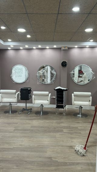 Silla peluquería, lava cabezas y recepción,