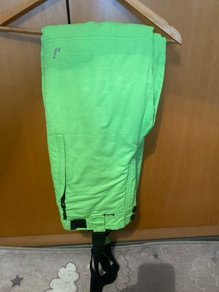 Chaqueta y pantalón de nieve Joluvi