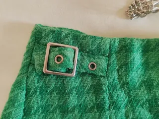 Falda corte mini verde estilo grunge/punk