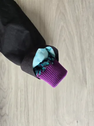 Abrigo Quechua Negro y Morado