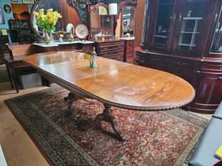 Mesa de jantar extensível em madeira