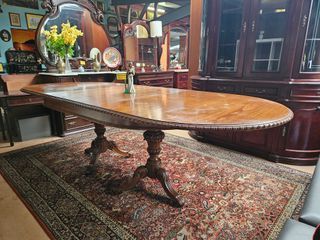 Mesa de jantar extensível em madeira