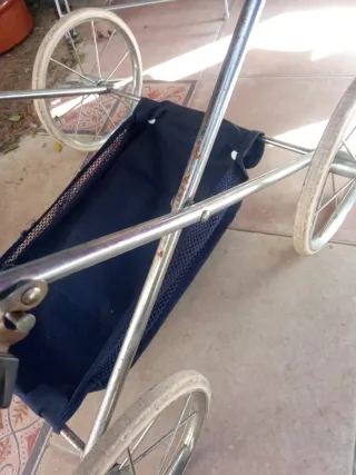 Carrito bebe juguete antiguo
