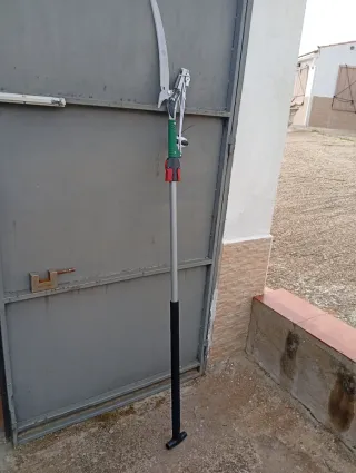 TIJERAS DE PODAR EXTENSIBLES CON CERRUCHO.