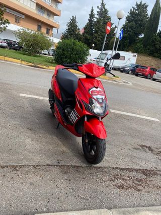 Yamaha Jog Scooter Roja