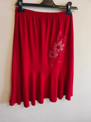 Falda roja USA Talla L con flores