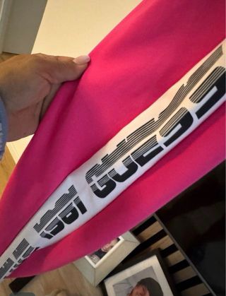 Pantalón de chándal rosa con logo