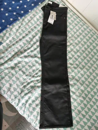 Pantalones negros encerados T36