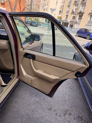 Mercedes-Benz 300 E 1987 (W124)