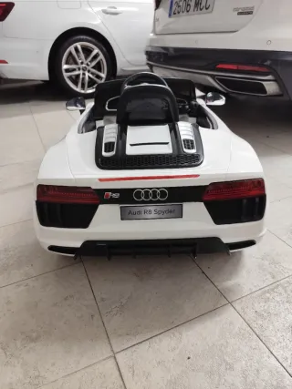 Coche eléctrico infantil