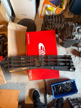 Parrilla Peugeot 205