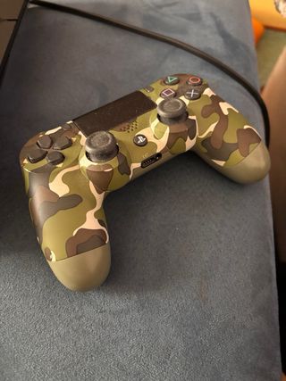 PlayStation 4 (PS4) con joystick