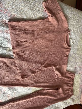 Conjunto mujer rosa talla única. Equivale a una M