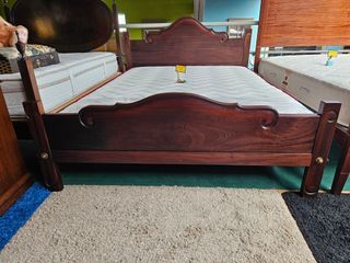 Cama Madeira Maciça com Estrado e Colchão