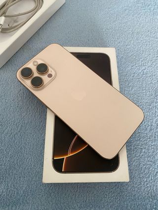 iPhone 16 Pro Max Dorado
