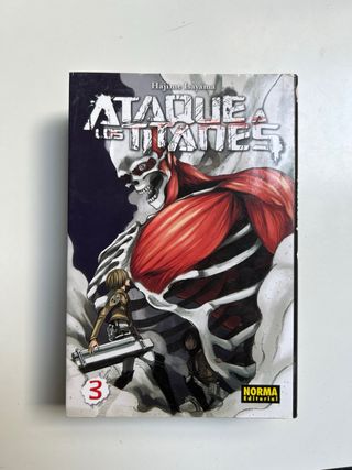 Mangas 1-4 Ataque a los Titanes