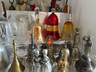 Collezione di 42 campanelle decorative