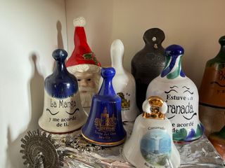 Collezione di 42 campanelle decorative