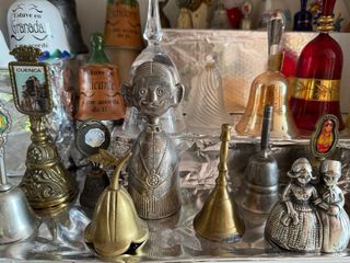 Collezione di 42 campanelle decorative