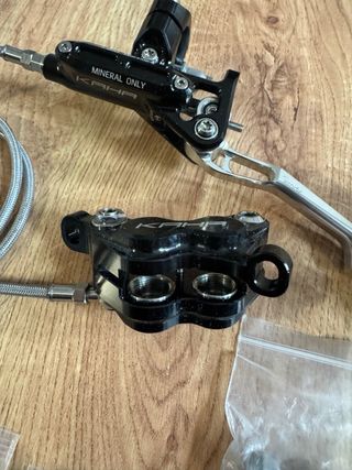 Frenos de disco Radic , Kaha 4 pistones