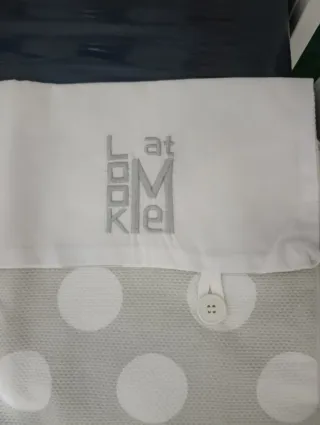 Minicuna blanca con ruedas