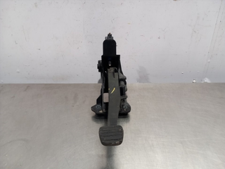 PEDAL EMBRAGUE DACIA SANDERO II 465039034R