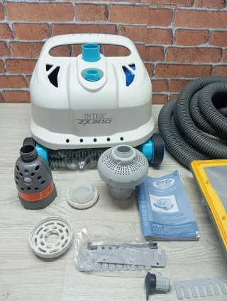 Limpiafondos piscina Intex ZX300
