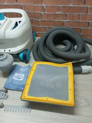 Limpiafondos piscina Intex ZX300