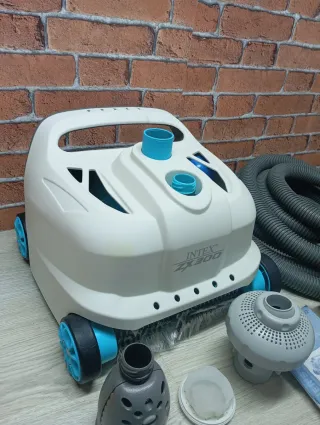 Limpiafondos piscina Intex ZX300