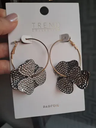 Pendientes aro maxi flores circonitas Parfois