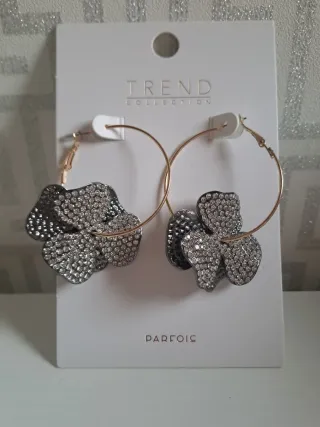 Pendientes aro maxi flores circonitas Parfois