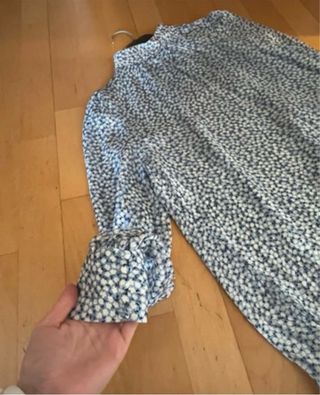 Camisa H&M floral manga larga