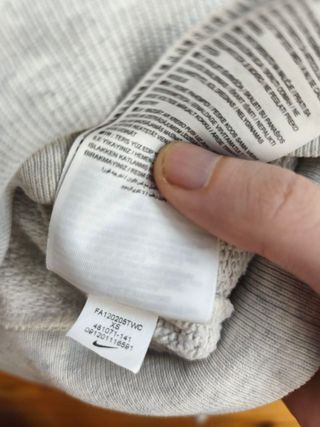 Sudadera Nike Color Gris y Morado Talla XS.