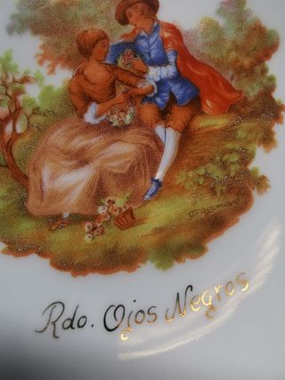 Antiguo plato decorativo , platito de 14,2 cm. de diametro