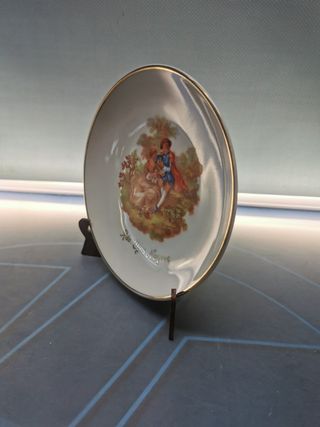 Antiguo plato decorativo , platito de 14,2 cm. de diametro