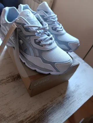 Asics Gel Talla 44(nuevas a estrenar)