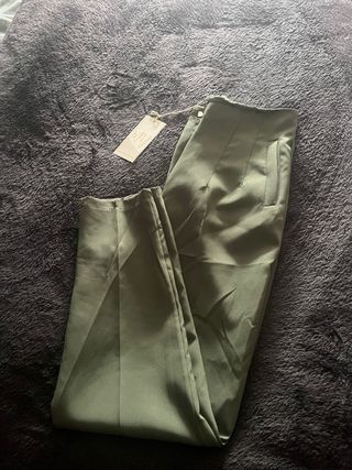 Calças Zara inspiração verde caqui